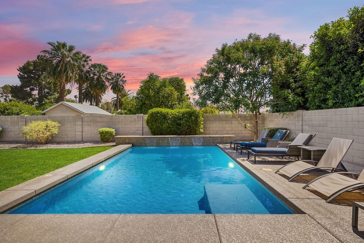 The Grove, photo 4